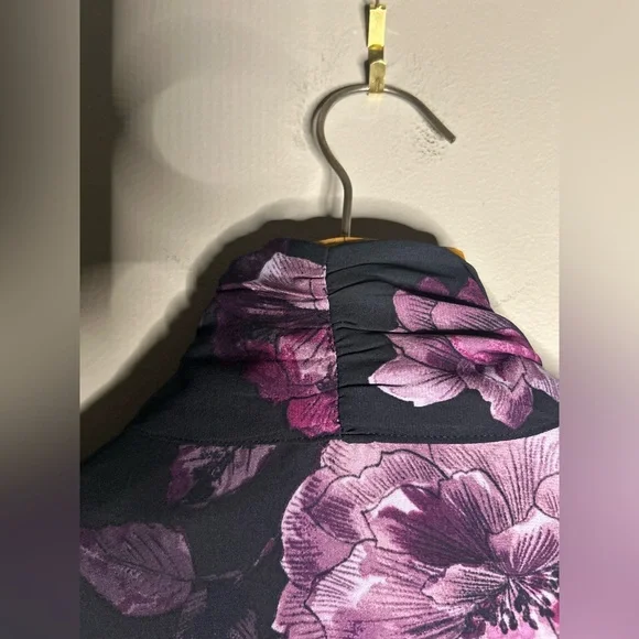 Bow tie blouse - Picture 9 of 13